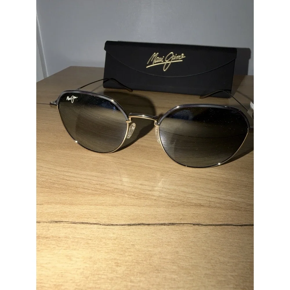 Maui Jim Island Eyes Sunglasses MJ859 11B Silver 50mm Black